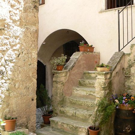 Residence Il Palazzo Santo Stefano Di Sessanio Exterior foto